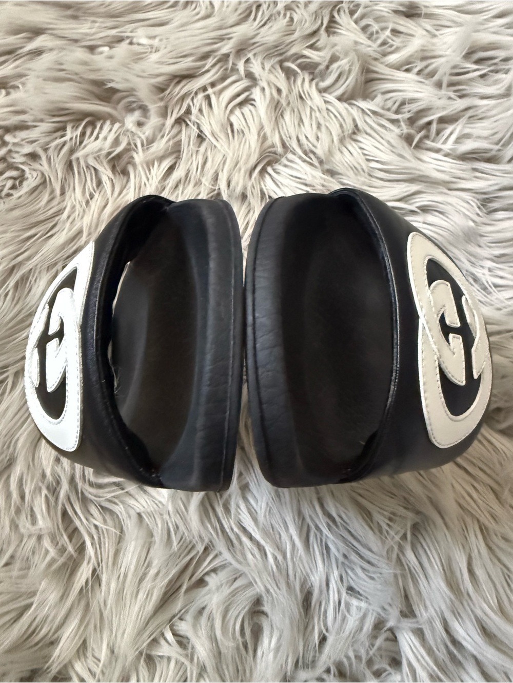 GUCCI Nappa Miro Soft Calfskin Women Interlocking G Slide Sandals 37 Black White - Picture 10 of 14